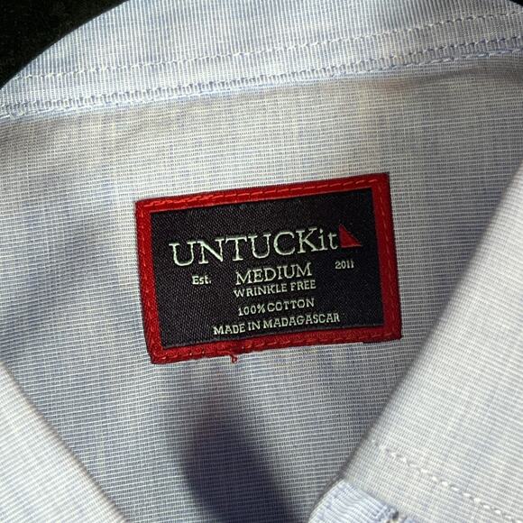 Untuckit Shirt Mens Medium Blue Short Sleeve Hillstowe Button Up Wrinkle Free - Picture 4 of 10